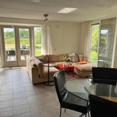 5 - Persoons Lakeside 41 Holiday home *